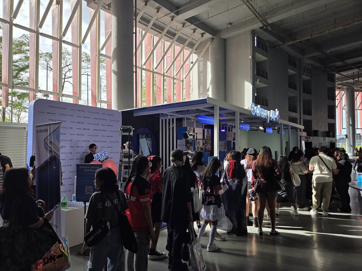 The Galaxy AI Booth at the 'WALK THE LINE' tour