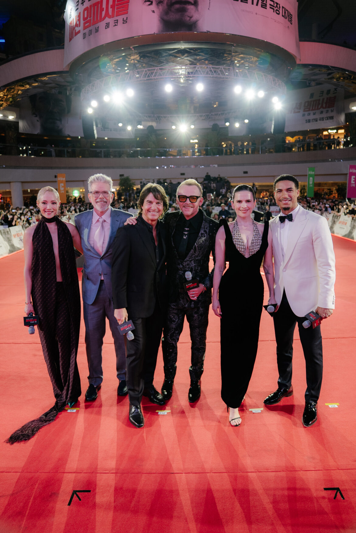 (From left) Pom Klementieff, director Christopher McQuarrie, Tom Cruise, Simon Pegg, Hayley Atwell and Greg Tarzan Davis at the Seoul red carpet premiere of Mission: Impossible - The Final Reckoning on May 8. | Photo from Paramount Pictures